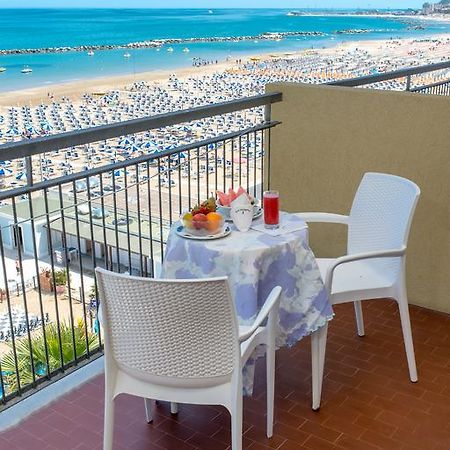Hotel Belsoggiorno Католика Екстериор снимка