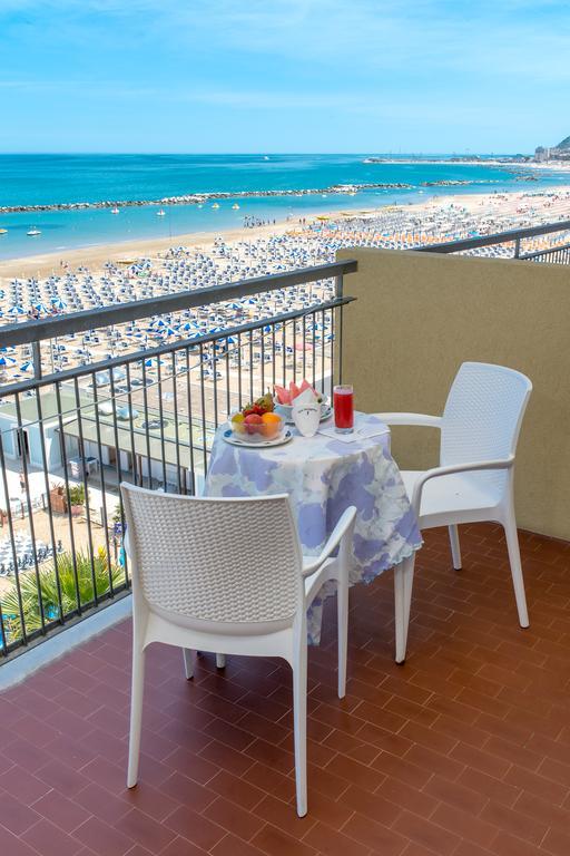 Hotel Belsoggiorno Католика Екстериор снимка